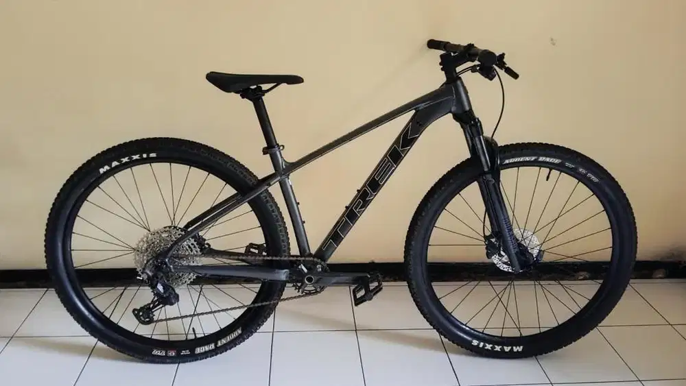 Sepeda Trek Xcaliber 8 Tahun 2023