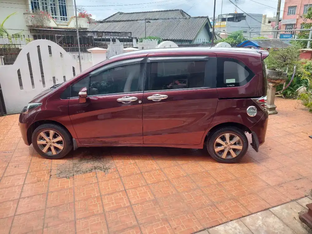 Honda Freed Tahun 2012