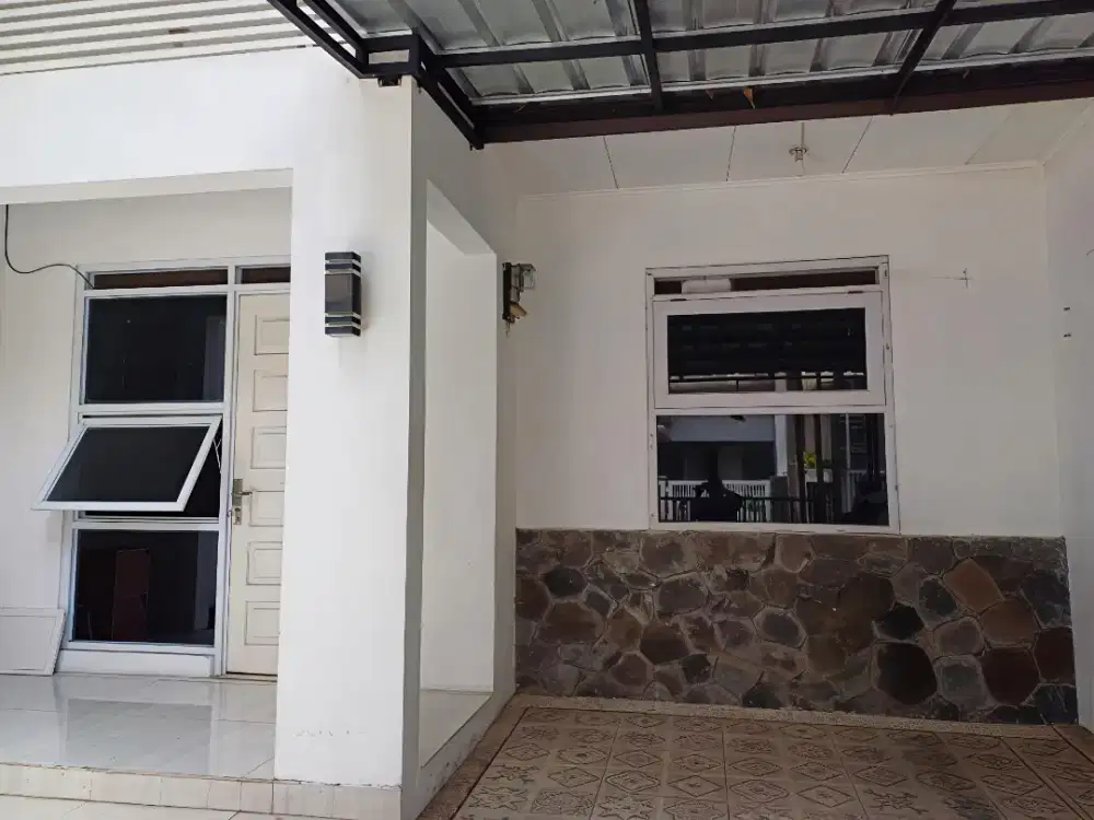 Rumah baru renovasi siap huni di komplek setra Dago antapani bandung