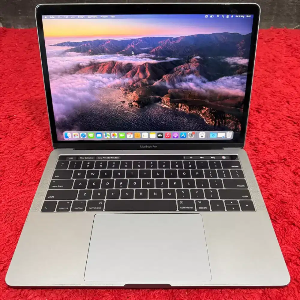 Macbook pro 2016 touchbar ram 8gb ssd 512gb i5 siap pakai bisa cod