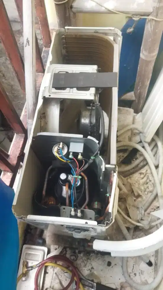 JASA SERVICE DAN PERBAIKAN AC