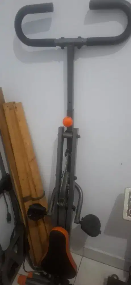 Alat olahraga untuk squat