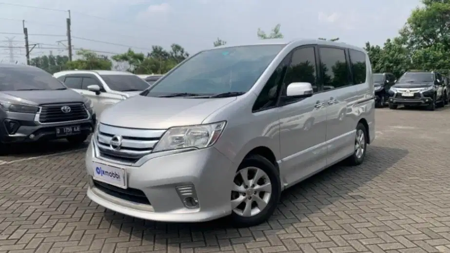 KM LOW PAJAK HIDUP NISSAN SERENA 2.0 HIGHWAY STAR BENSIN-AT