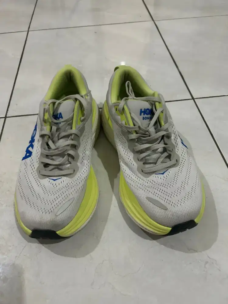 Sepatu jogging / running