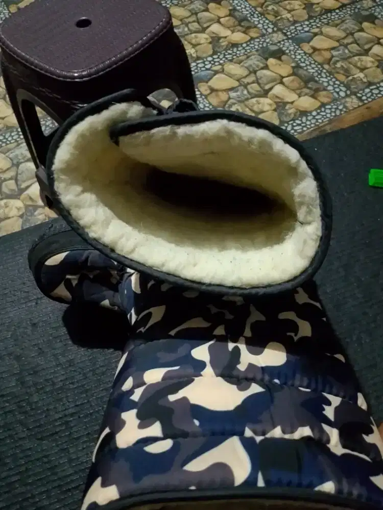 Sepatu bots musim dingin merk winter.baca detail di bawah