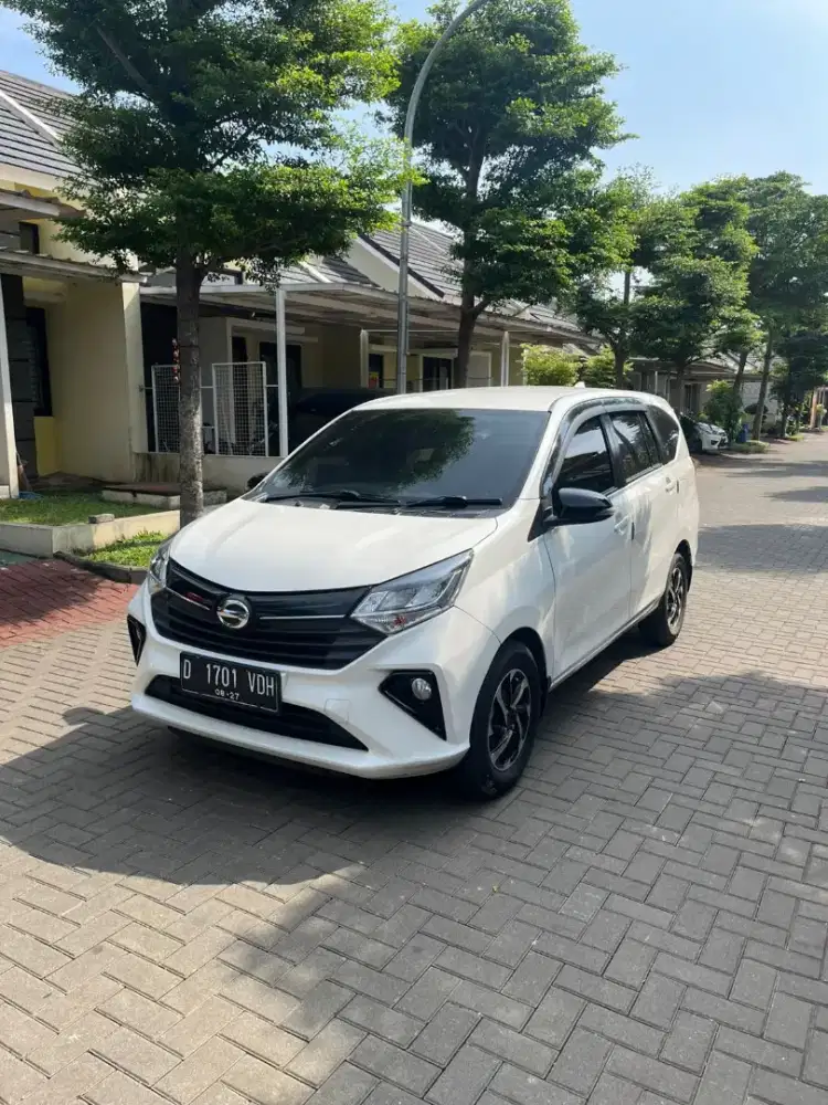 DP 5 JT | SIGRA R DELUXE 2022 MATIC