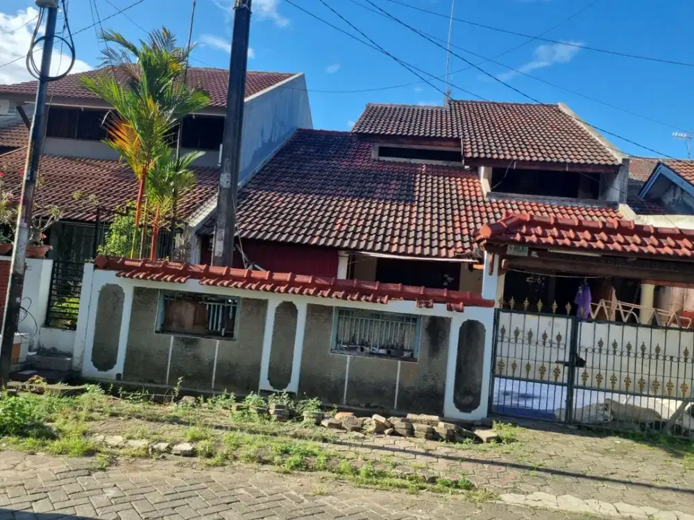 Dijual CEPAT/ MURAH ! Rumah Tinggal,  STRATEGIS DI JANTUNG KOTA BEKASI. Komplek WIKA- Kayuringin. Bekasi