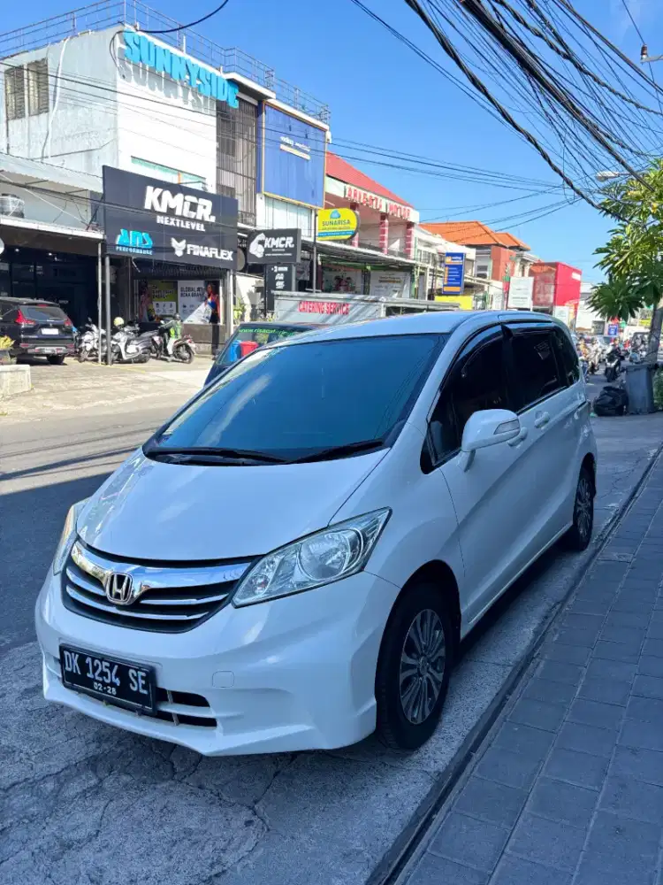 Honda freed psd 2012