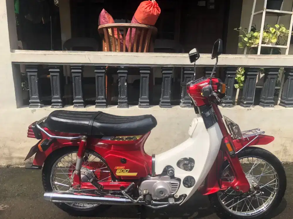 Honda supercup c800 1983