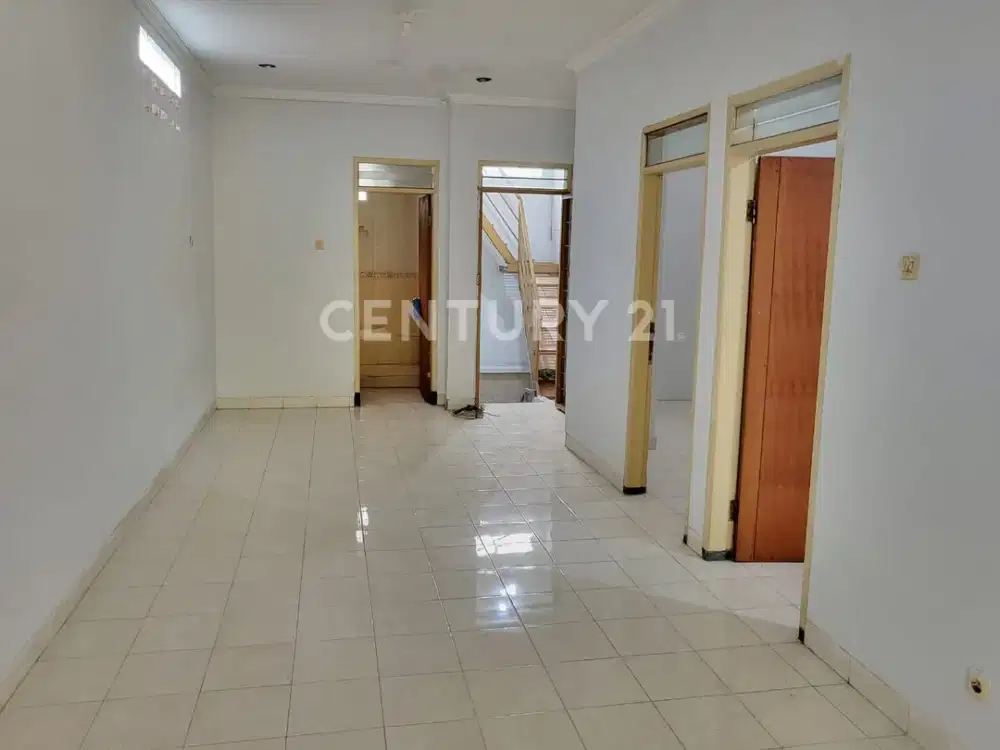 Rumah 2,5 Lantai Siap Huni Taman Holis Indah