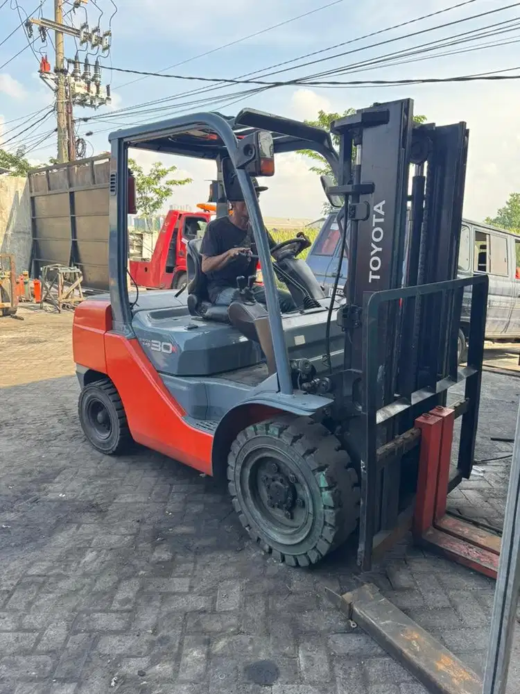 Forklift Bekas toyota