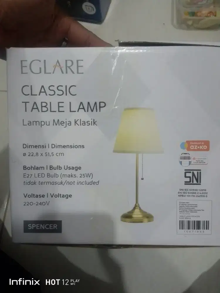 Lampu meja klasik warna gold merk Eglare tipe spencer