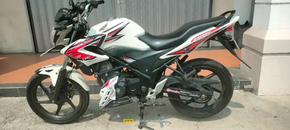 Dijual honda cb 150 r old