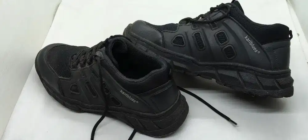 Sepatu Kulit kuat