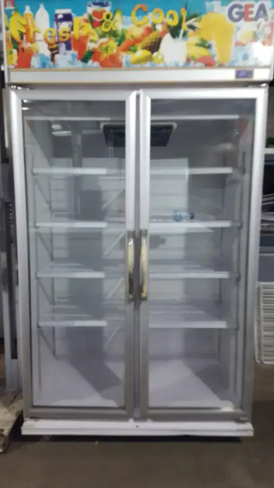 Showcase 2 Pintu & 3 Pintu