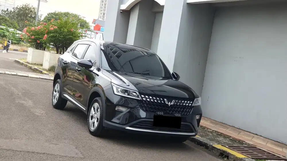 Wuling Alvez 1.5 MT Manual Hitam 2023/2024