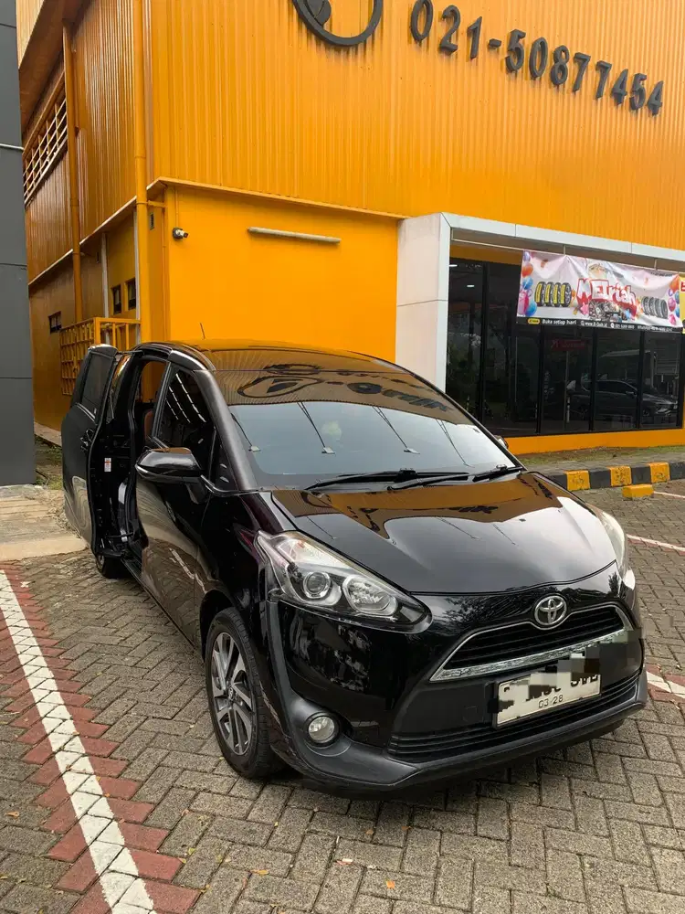Toyota Sienta V 2017 AT Iistimewa