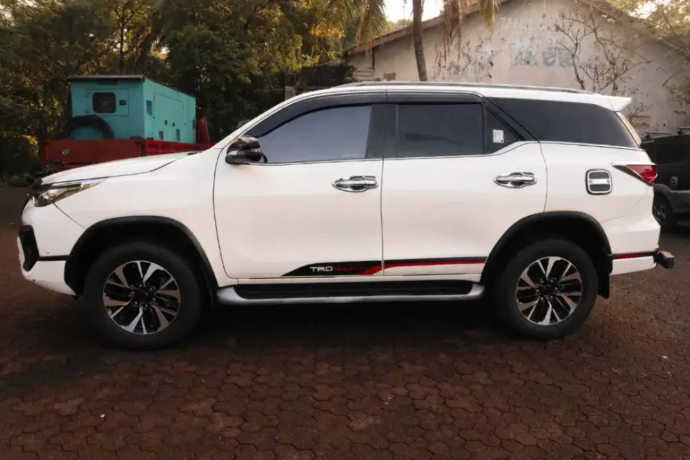 Toyota Fortuner VRZ TRD Tahun 2018