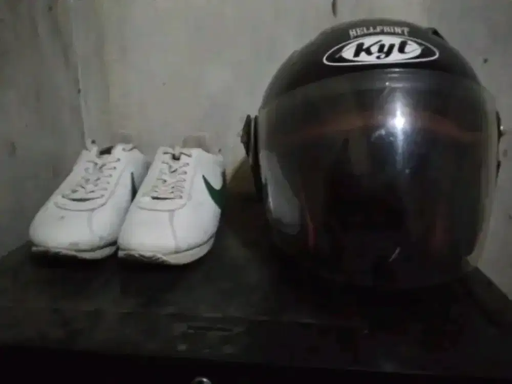 Helm KYT size M