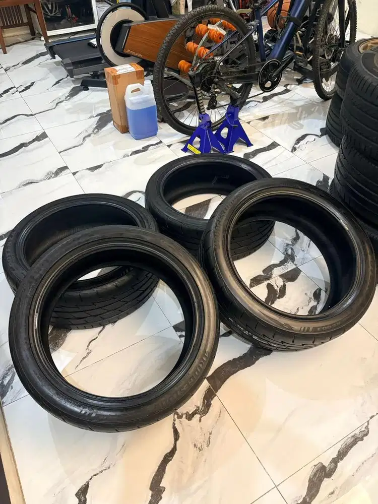 Ban bridgestone potenza 205/45 R17