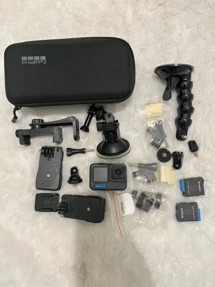 GoPro Hero 10 black dengan aksesoris & micro sd 32Gb
