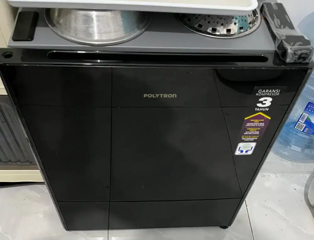 Polytron kulkas mini PRH 51 / PRH51 / 51R 51X Portable - Black