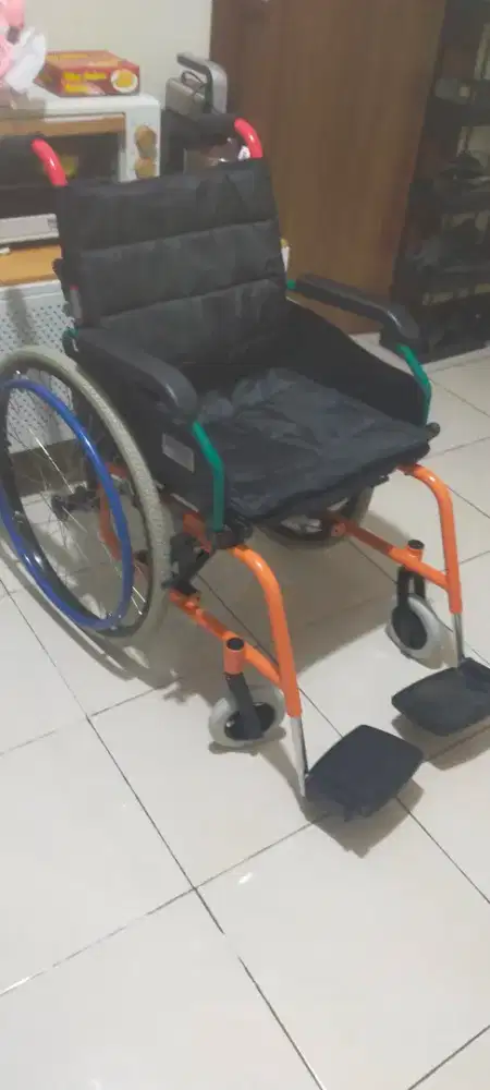 Kursi roda Gea fs980la 46 dewasa