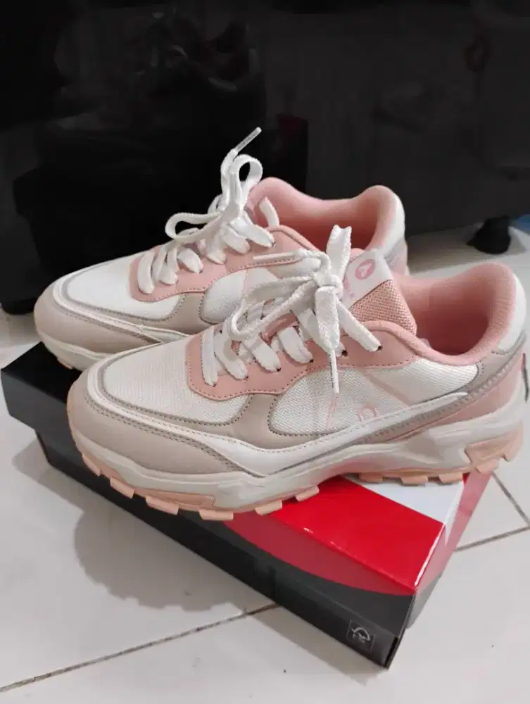Dijual Sepatu Wanita Airwalk
