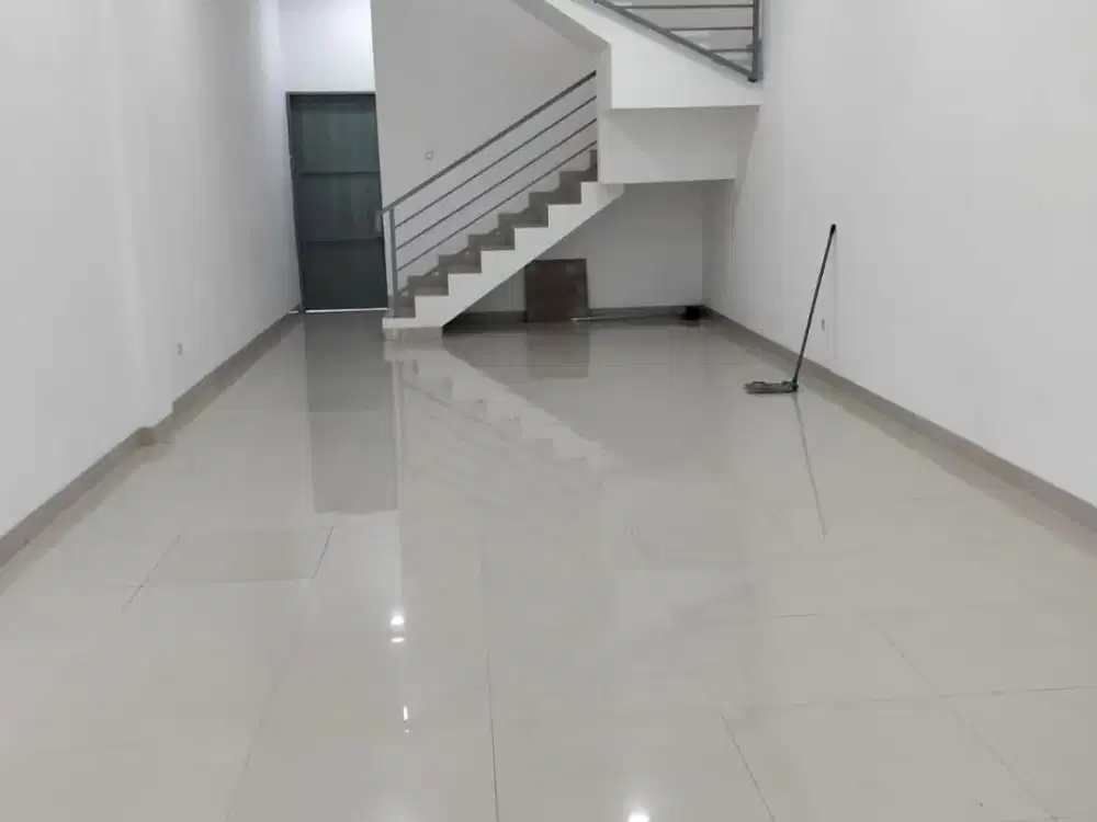 Disewakan Ruko Baru 2 Lantai Super Nyaman Harga Masih Bisa Nego Lokasi Strategis di Mainroad Cijerah, Bandung