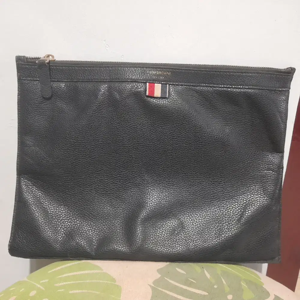 Tas clutch kulit tom browne