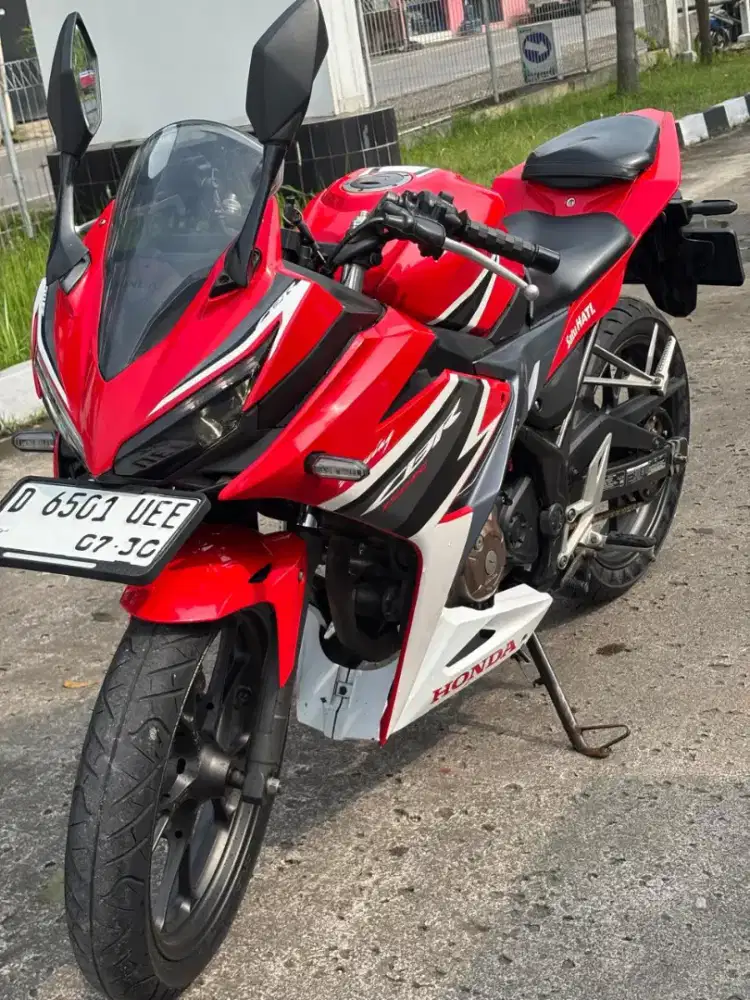 Honda CBR 150R 2019 mulus