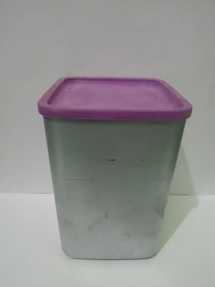 Toples Siap menyimpan apapun