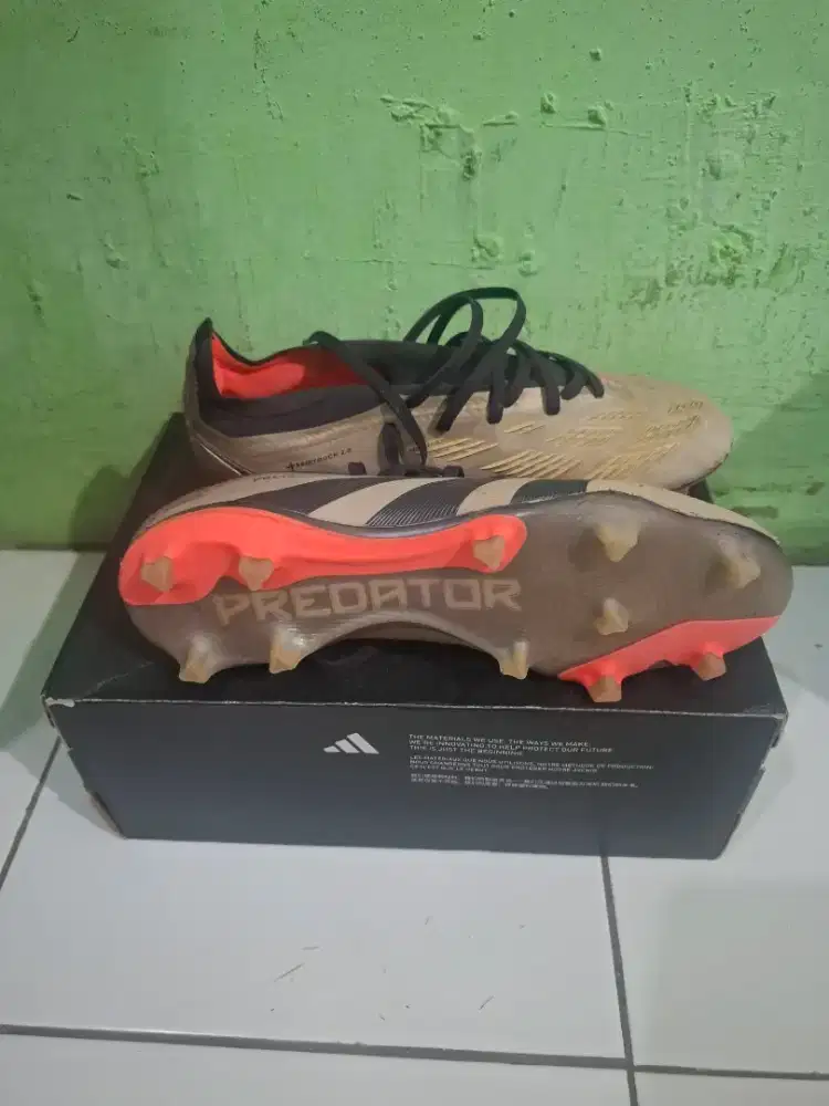 Sepatu Bola Adidas predator pro