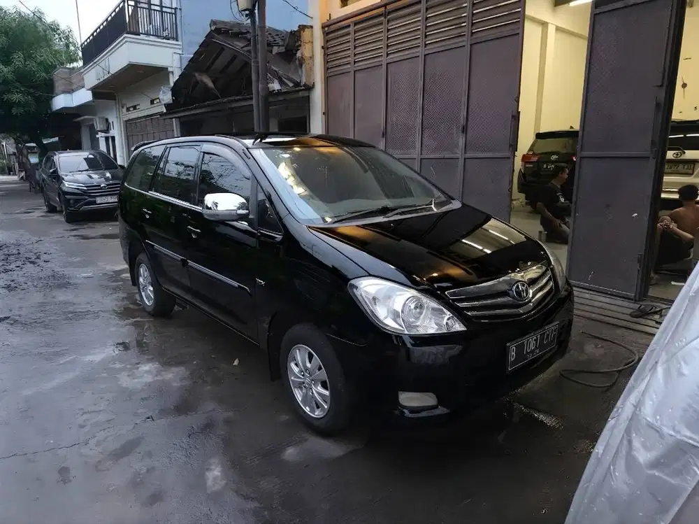 Toyota Kijang Innova Inova G AT Matic Tahun 2010 Hitam , 2011