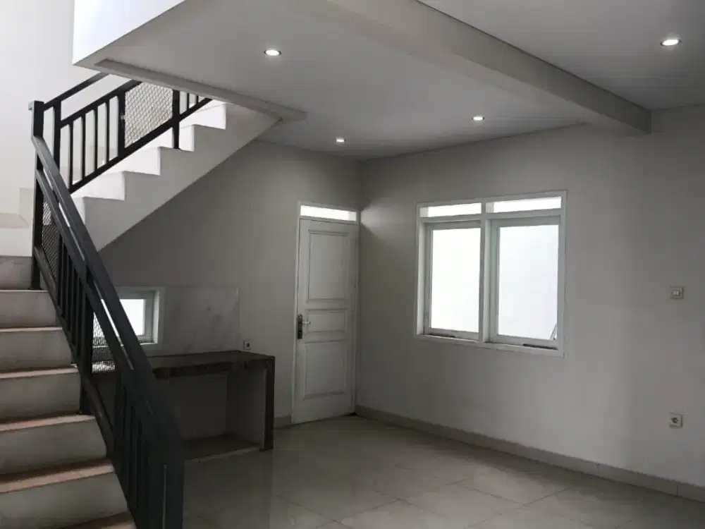Rumah Bisa Untuk Kantor Strategis di Komplek Leuwisari Bandung