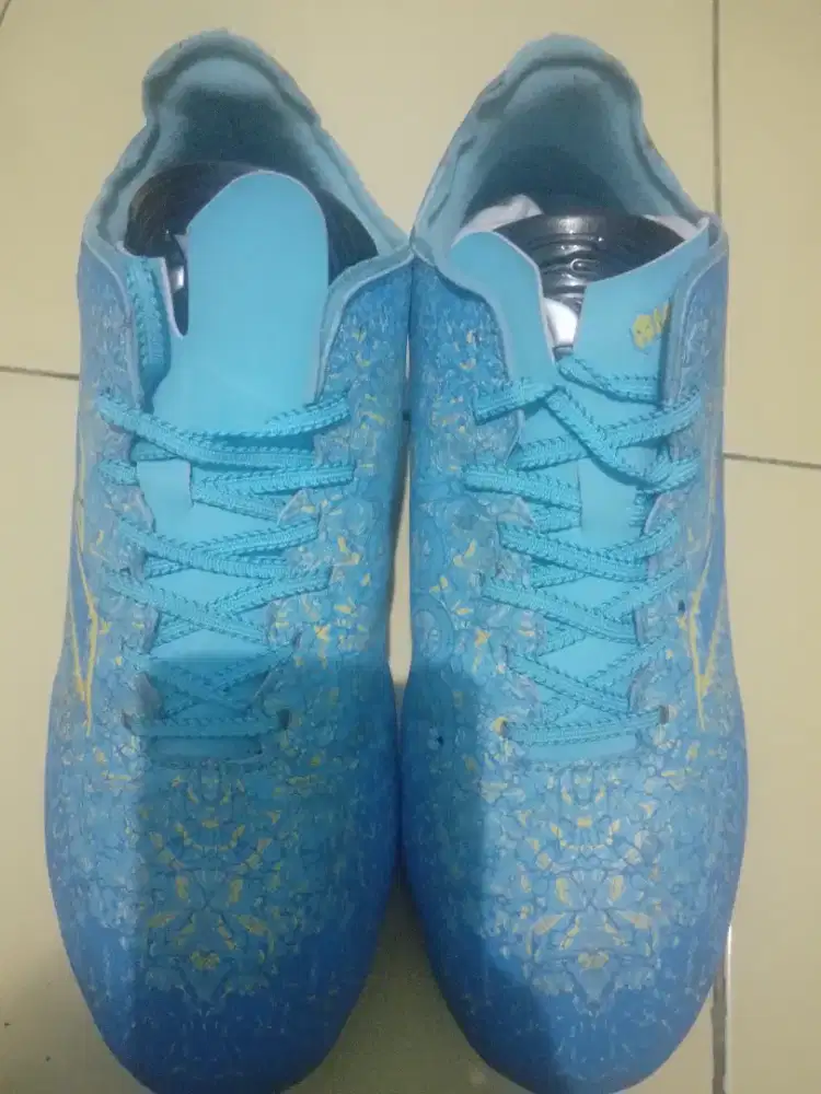 Sepatu Bola Mills inferno