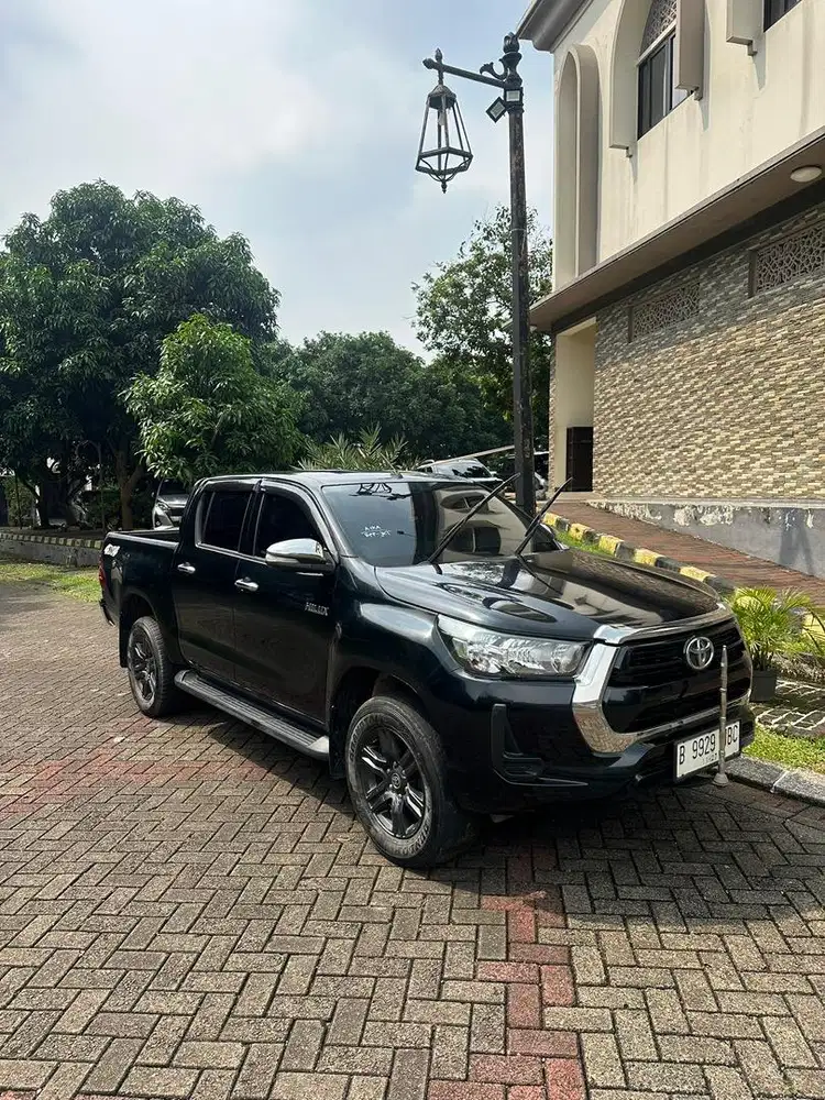 Toyota Hilux 2.4 G M/T