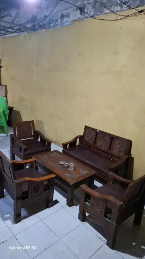 Lelang 1 set kursi  kayu jati asli 100%