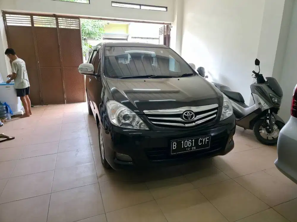 Toyota Kijang Innova Inova G AT Matic Tahun 2010 Hitam , 2009