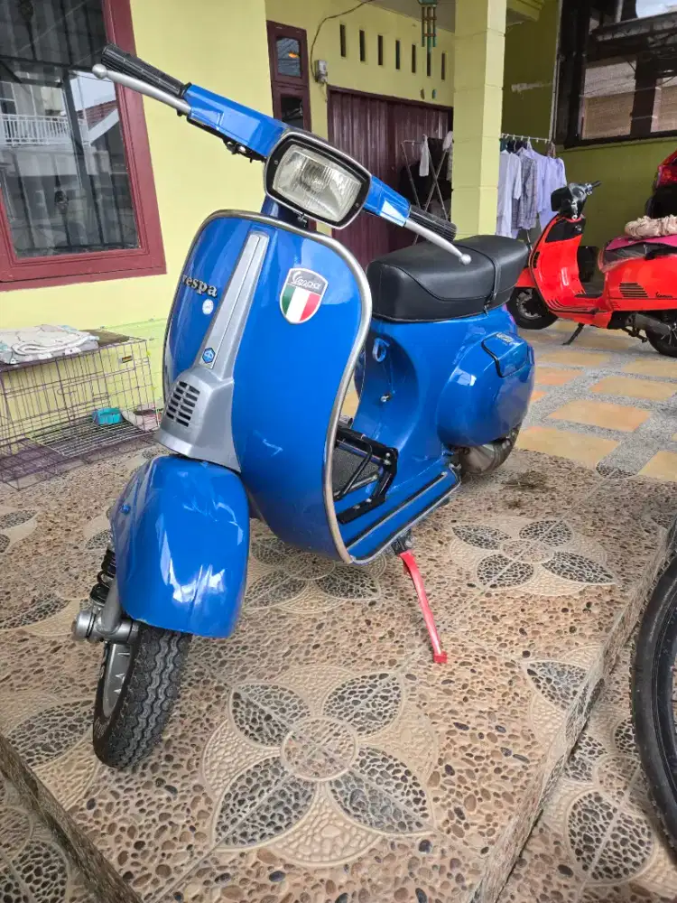 DIJUAL — Vespa Special 90cc Tahun 1977
Harga : 60 juta nego tipis