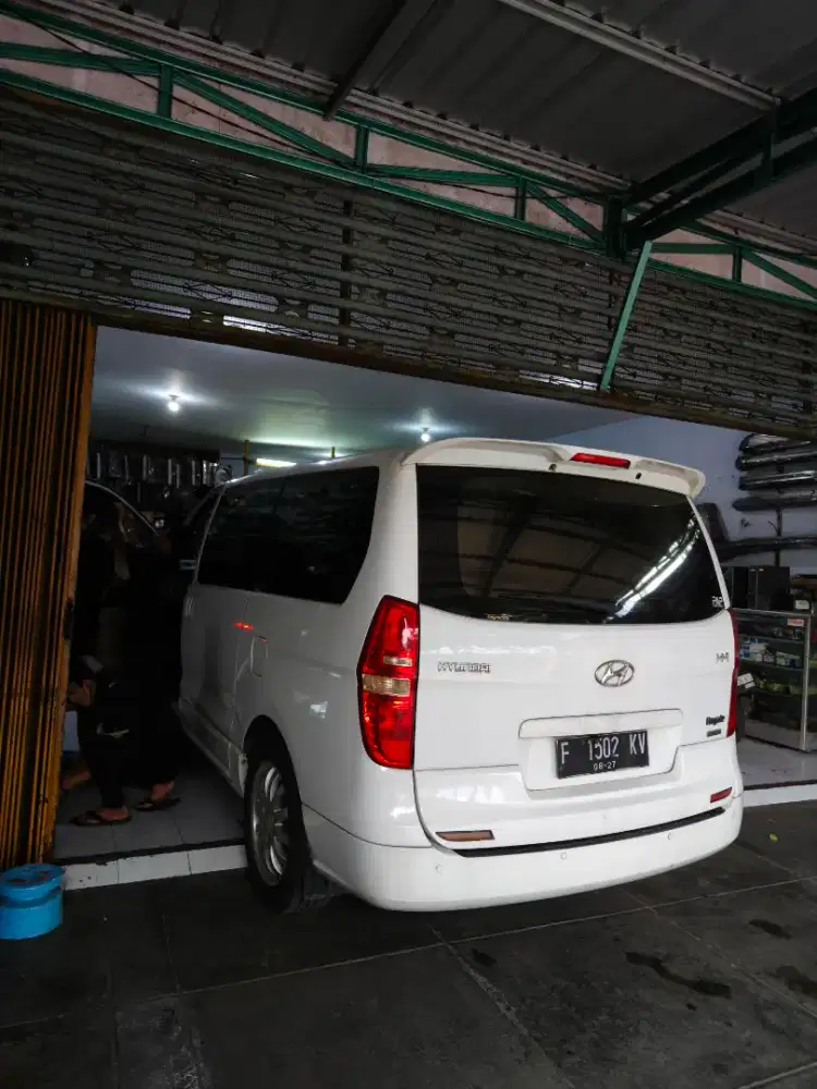 Langka Hyundai H-1 Diesel Royale Matic Tipe Tertinggi Pilot Seat