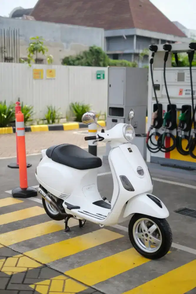PIAGGIO VESPA LX 150 3VIE 2012 TERMURAH BERGARANSI 1 TAHUN SIAP PAKAI