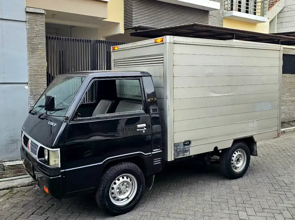 L-300 BOX ALMINI ADICITRA KABIN ORI MESIN SEHAT ISTIMEWA