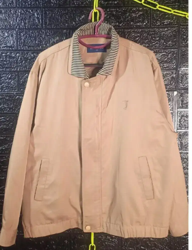 Jaket windbreaker
