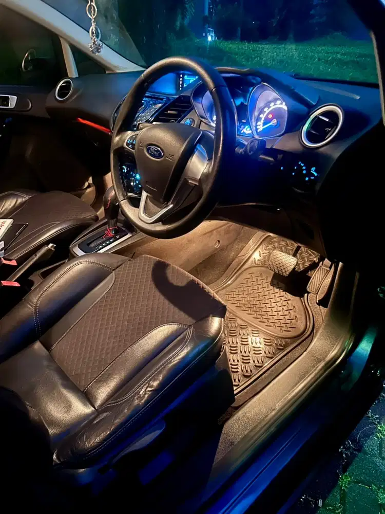 Dijual Ford Fiesta 2014 at abu 1500 sport s murah bekas bu facelift