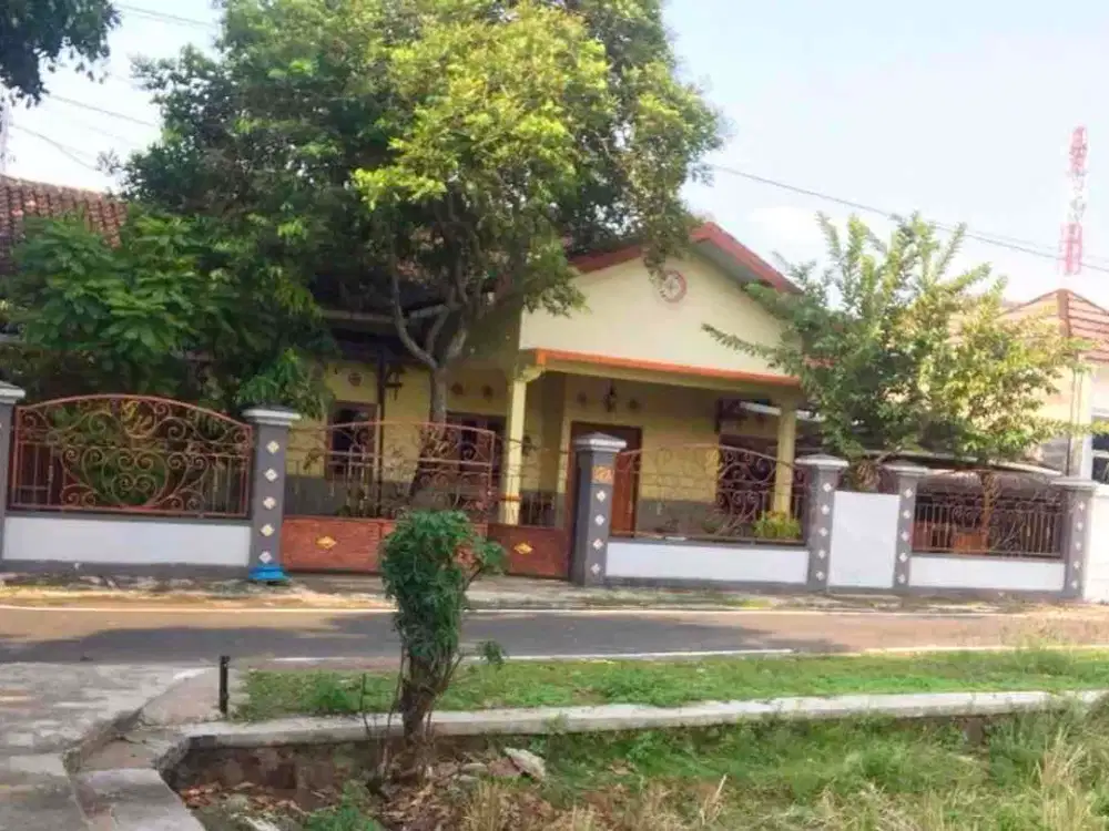 Rumah nyaman Asri di Karanganyar kota