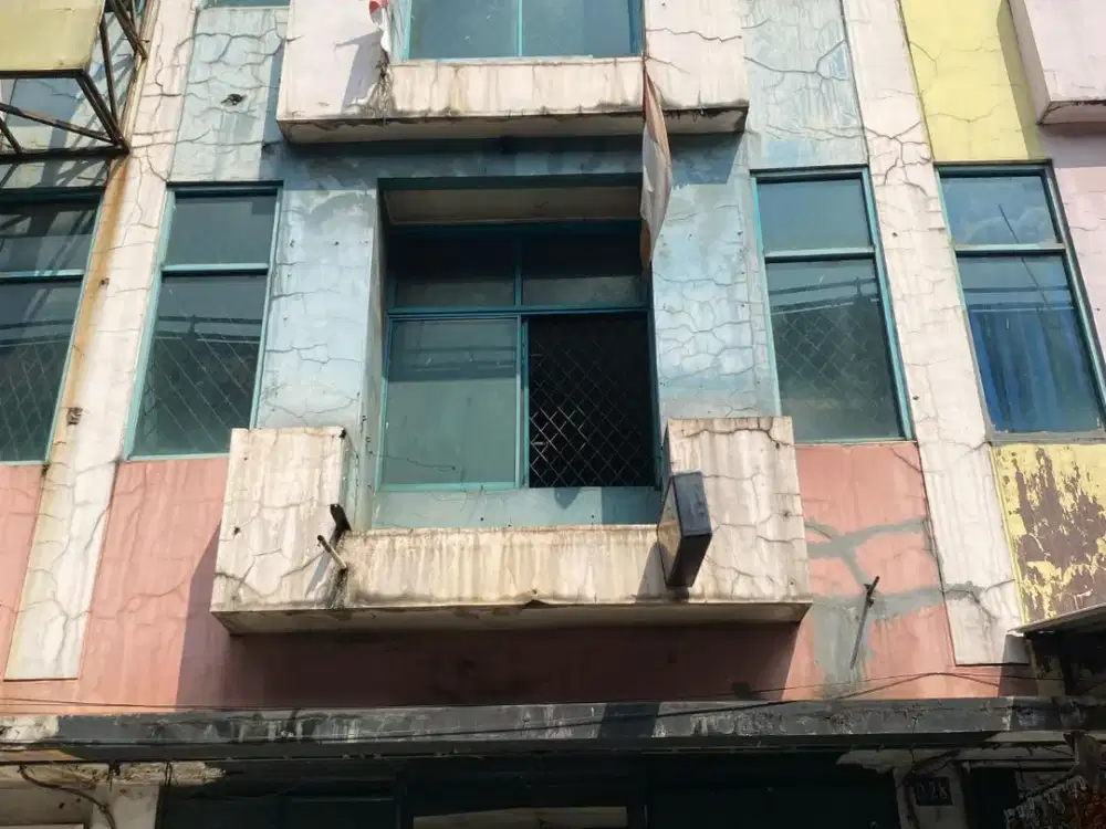 Ruko 3 Lantai Dekat Kawasan Pendidikan dan Bisnis di Jl. Dewi Sartika Ciputat Tangerang