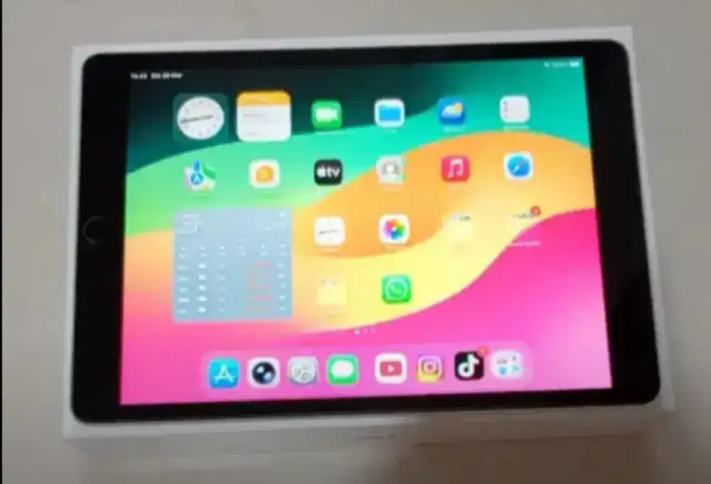 Dijual Tablet Apple Ipad 9 64GB Wifi only Fullset like new