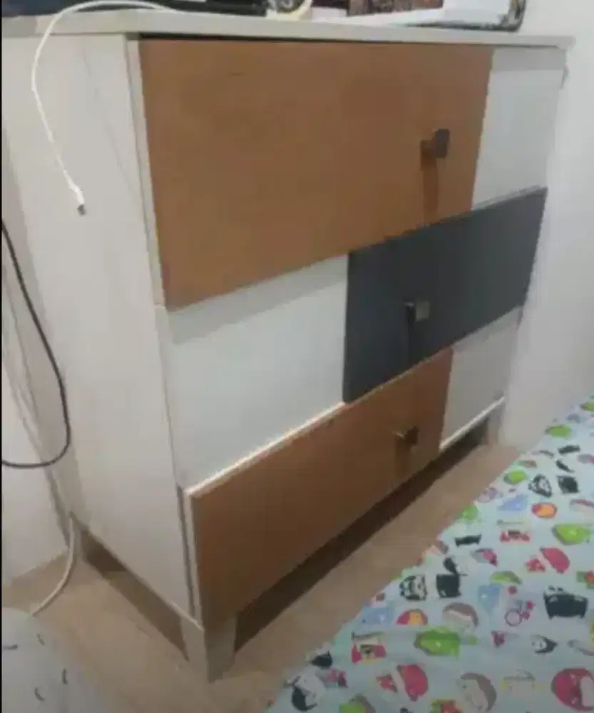 Dijual Lemari Laci merk Informa