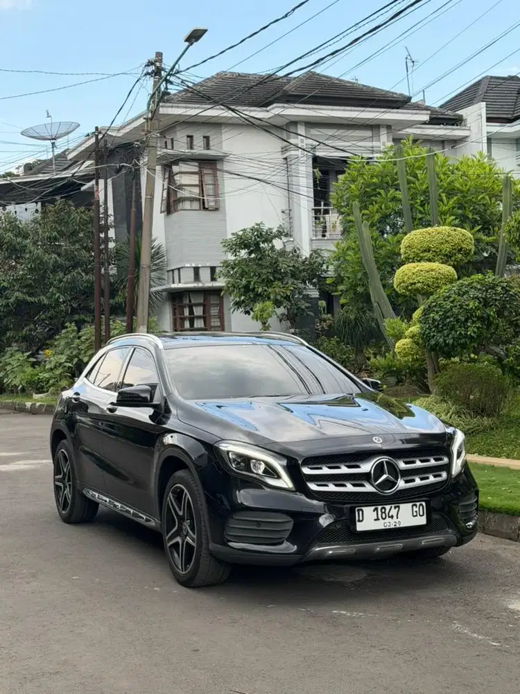 Merceded benz mercy GLA200 AMG 2018 km 40rb pajak panjang